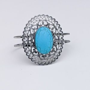 Oval turquoise center silver cuff bracelet